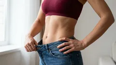 Vatsan litteänä ja vyötärön hoikkana pitäminen: 1 harjoitus – 3 variaatiota