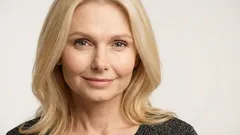 Pitkät hiukset 50 ikävuoden jälkeen: onko pituuden säilyttäminen realistista